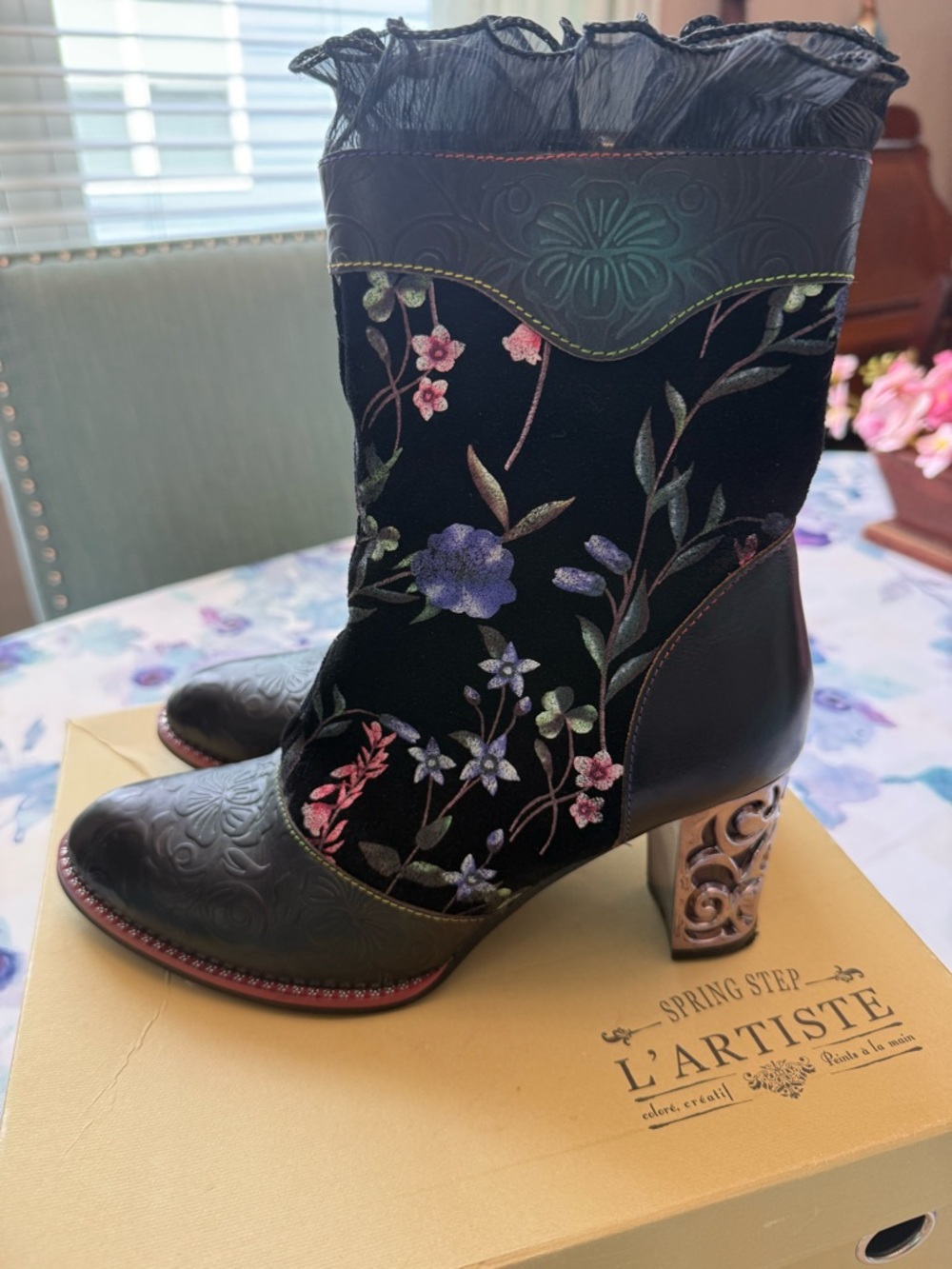 L'ARTISTE GAGA MID-CALF BOOTS                      SIZE 8.5 EXCELLENT CONDITION